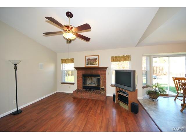 735 Whispering Willow Dr, O'fallon, MO 63366 photo 8