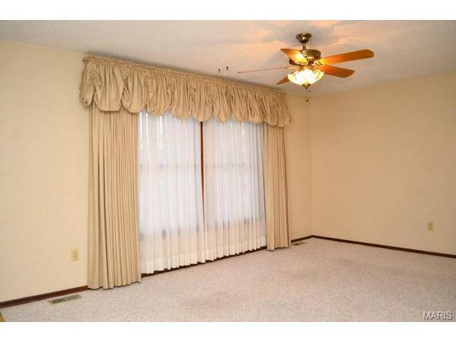 11 Olde Forge Dr, Saint Charles, MO 63301 photo 3