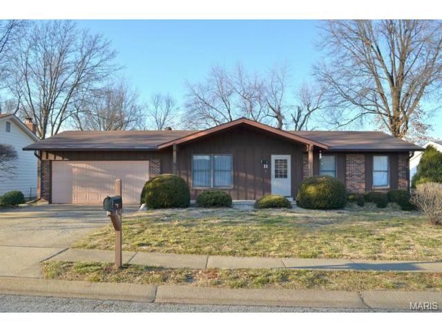 11 Olde Forge Dr, Saint Charles, MO 63301 photo 2