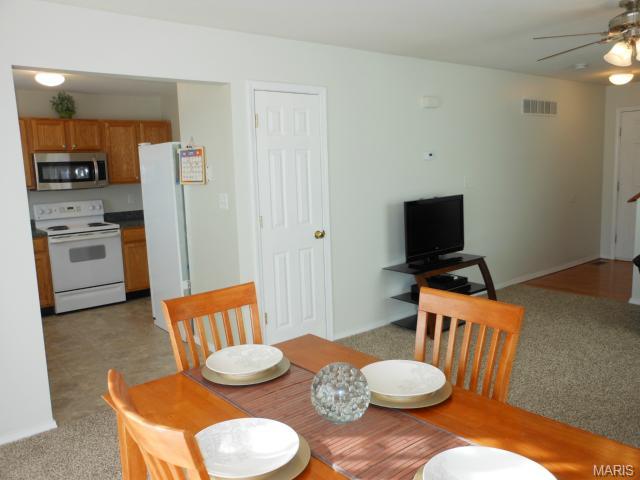 211 Tyndale Dr, O'fallon, MO 63366 photo 8