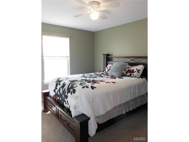 211 Tyndale Dr, O'fallon, MO 63366 photo 14