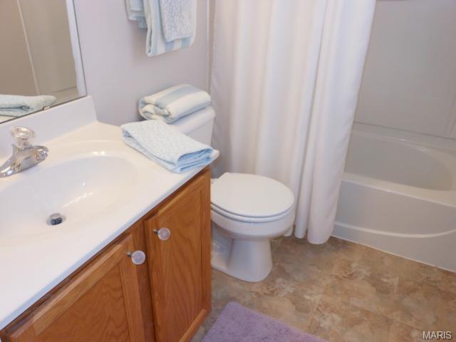 211 Tyndale Dr, O'fallon, MO 63366 photo 46