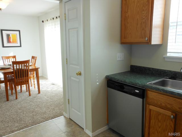 211 Tyndale Dr, O'fallon, MO 63366 photo 10