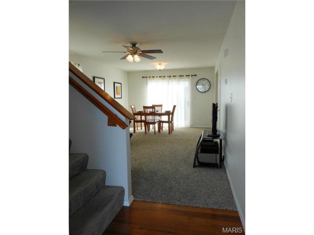 211 Tyndale Dr, O'fallon, MO 63366 photo 3