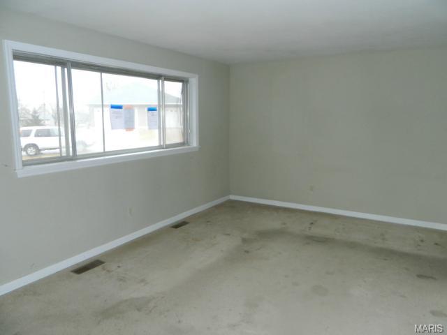 5 Pershing Cir, O'fallon, MO 63366 photo 3