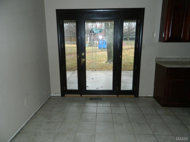 5 Pershing Cir, O'fallon, MO 63366 photo 4