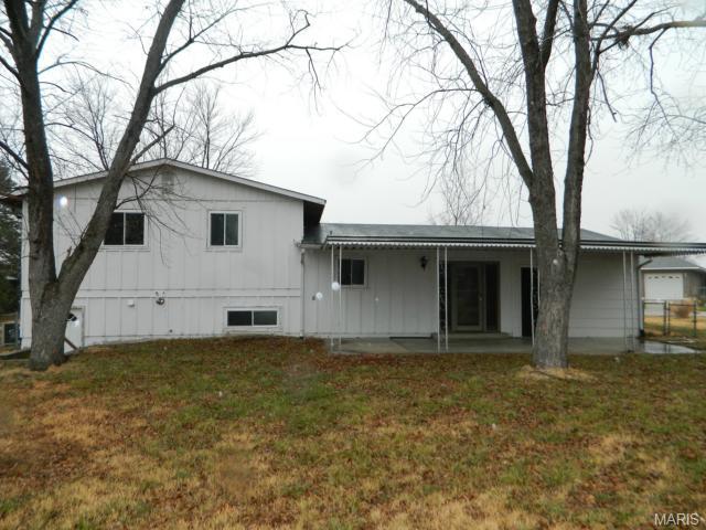5 Pershing Cir, O'fallon, MO 63366 photo 2