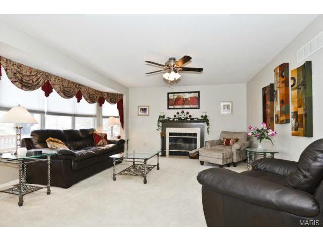 1408 Chambers Dr, O'fallon, MO 63366 photo 3