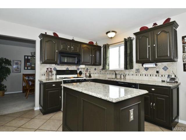 1408 Chambers Dr, O'fallon, MO 63366 photo 2