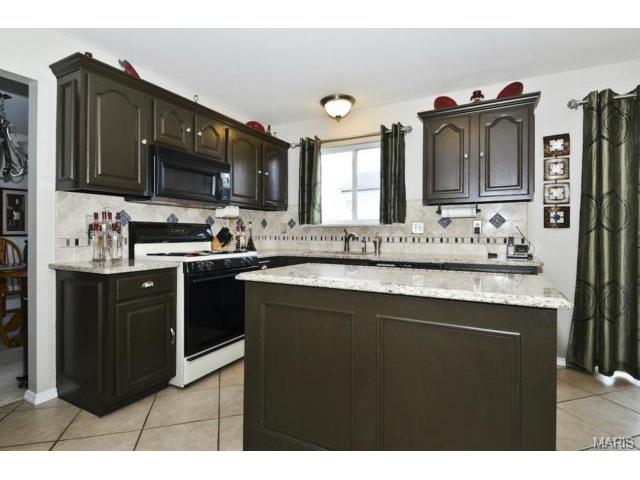 1408 Chambers Dr, O'fallon, MO 63366 photo 9