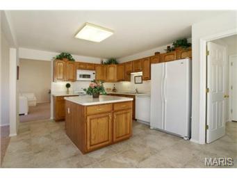 2416 Clarjon Dr, Ballwin, MO 63021 photo 7
