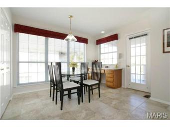 2416 Clarjon Dr, Ballwin, MO 63021 photo 8