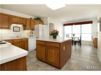 2416 Clarjon Dr, Ballwin, MO 63021 photo 5