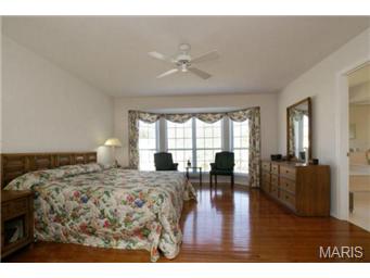 2416 Clarjon Dr, Ballwin, MO 63021 photo 13