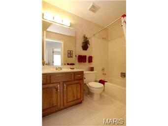 2416 Clarjon Dr, Ballwin, MO 63021 photo 19