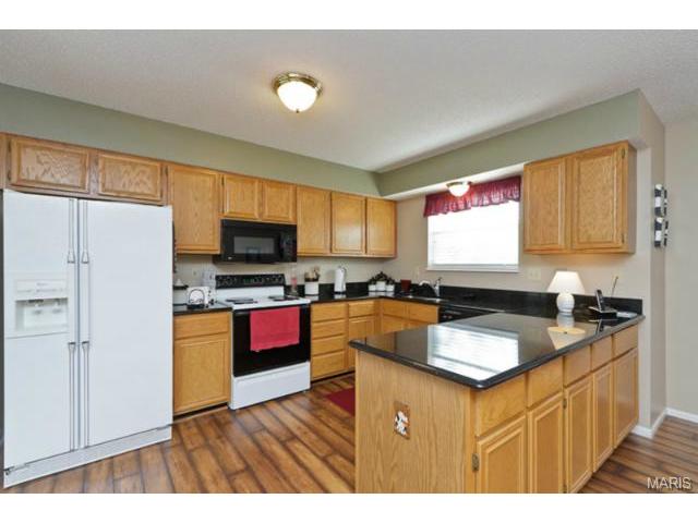 1813 Highgrove Dr, O'fallon, MO 63366 photo 10