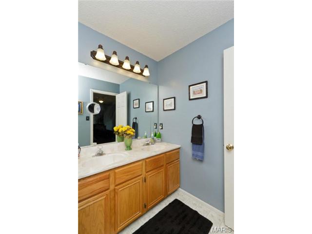 1813 Highgrove Dr, O'fallon, MO 63366 photo 18