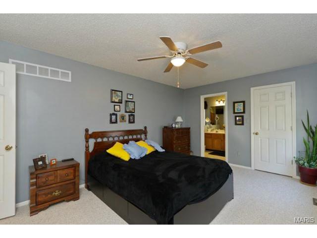 1813 Highgrove Dr, O'fallon, MO 63366 photo 16
