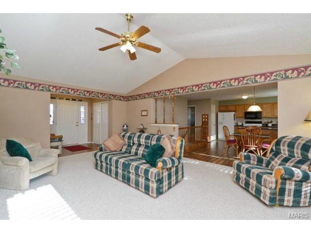1813 Highgrove Dr, O'fallon, MO 63366 photo 4