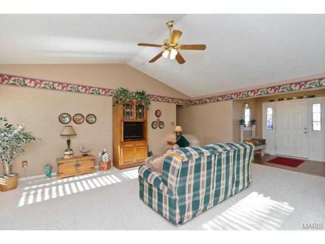 1813 Highgrove Dr, O'fallon, MO 63366 photo 5