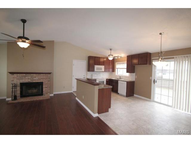 620 Sundance Dr, O'fallon, MO 63368 photo 2
