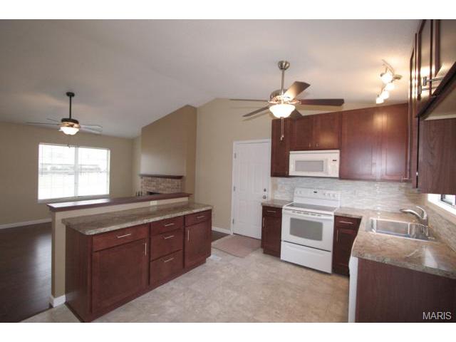 620 Sundance Dr, O'fallon, MO 63368 photo 3