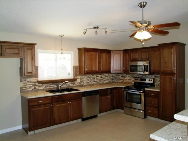 1374 Trading Post Ln, O'fallon, MO 63366 photo 1
