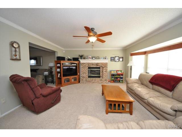 2781 Carters Grove Dr, O'fallon, MO 63368 photo 3
