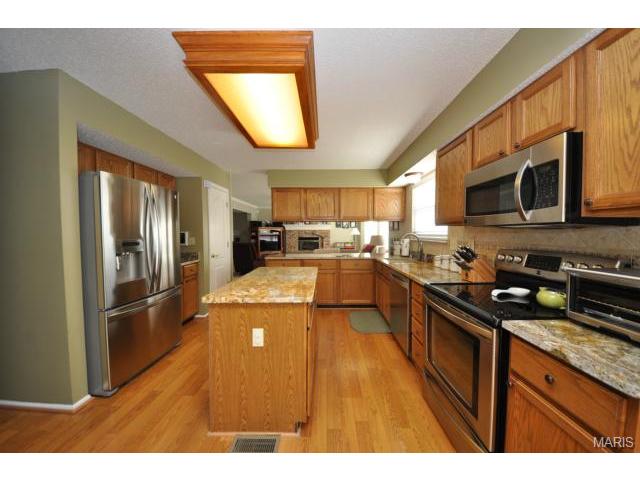2781 Carters Grove Dr, O'fallon, MO 63368 photo 9