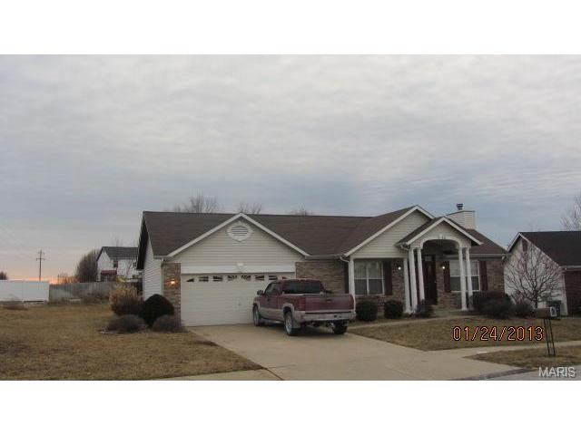 1366 Apple Valley Dr, O'fallon, MO 63366 photo 1