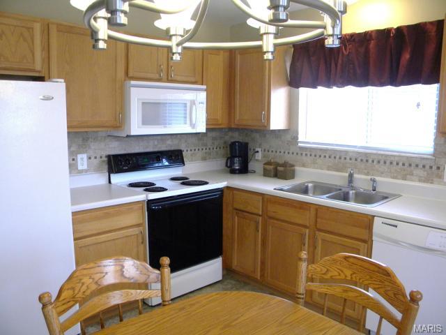 2618 Black Cherry Dr, O'fallon, MO 63368 photo 5
