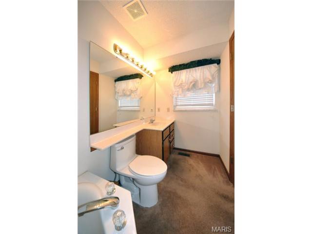 335 Charlottesville Dr, Saint Charles, MO 63304 photo 22