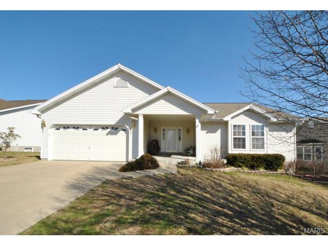 335 Charlottesville Dr, Saint Charles, MO 63304 photo 1