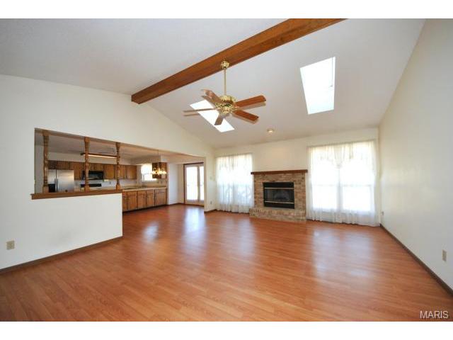 335 Charlottesville Dr, Saint Charles, MO 63304 photo 2