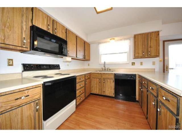 335 Charlottesville Dr, Saint Charles, MO 63304 photo 17