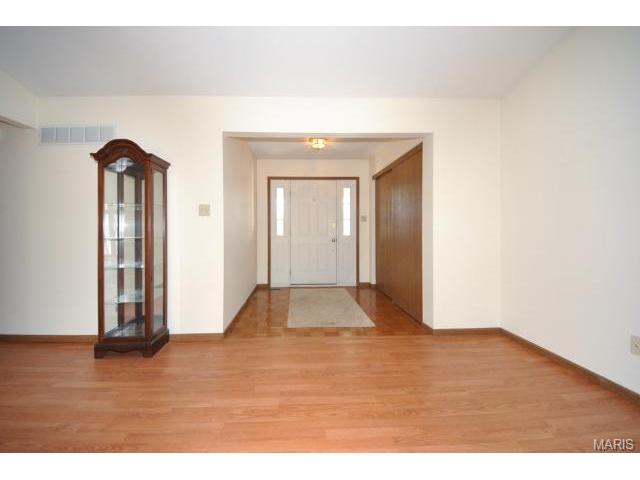 335 Charlottesville Dr, Saint Charles, MO 63304 photo 9