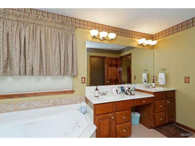 1077 Pebble Beach Dr, O'fallon, MO 63366 photo 23