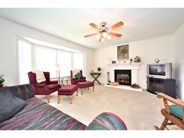 469 Chatham Dr, O'fallon, MO 63366 photo 9