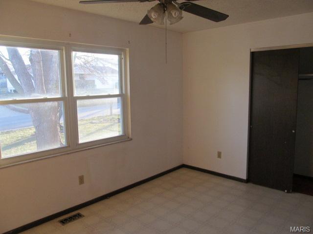 215 Roaring River Dr, O'fallon, MO 63366 photo 8