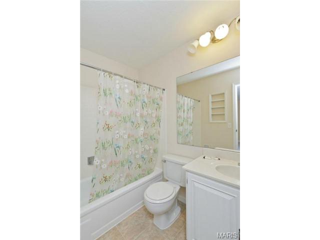 1384 Hampton Rd, Saint Charles, MO 63303 photo 11