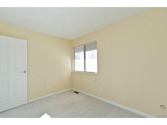 1384 Hampton Rd, Saint Charles, MO 63303 photo 15