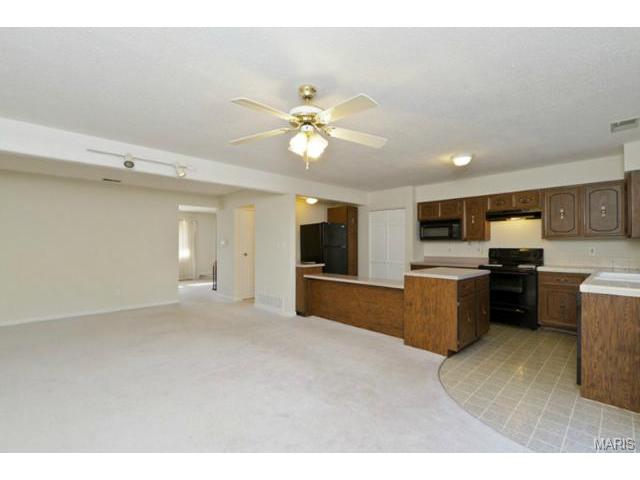 1384 Hampton Rd, Saint Charles, MO 63303 photo 3