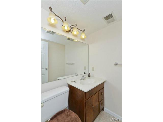 1384 Hampton Rd, Saint Charles, MO 63303 photo 21