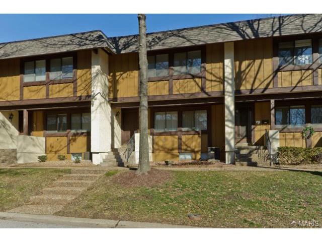 1384 Hampton Rd, Saint Charles, MO 63303 photo 1