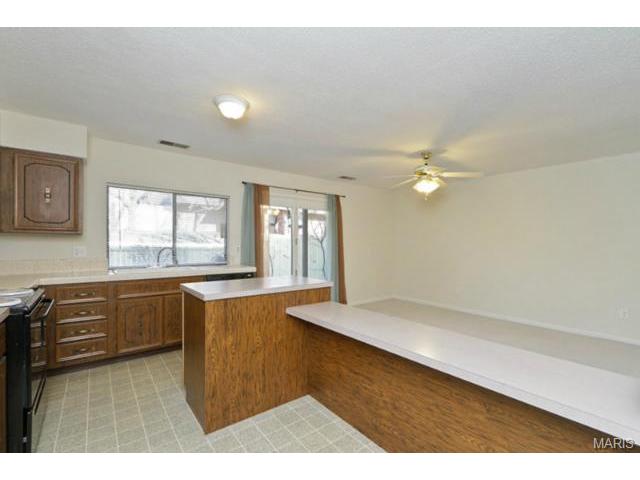 1384 Hampton Rd, Saint Charles, MO 63303 photo 10