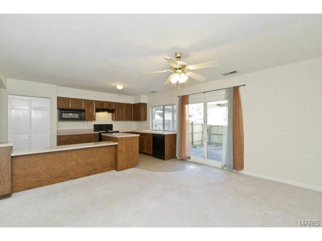 1384 Hampton Rd, Saint Charles, MO 63303 photo 7