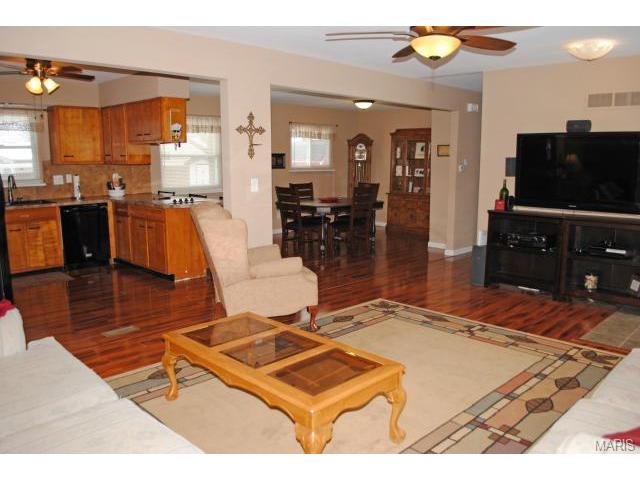 718 Cordes St, O'fallon, MO 63366 photo 5