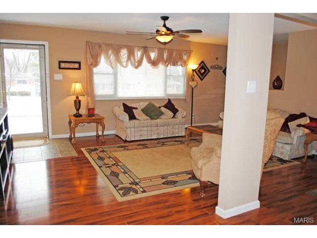 718 Cordes St, O'fallon, MO 63366 photo 2