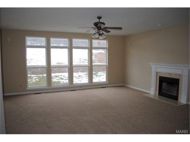 708 Obrecht Ln, O'fallon, MO 63366 photo 5