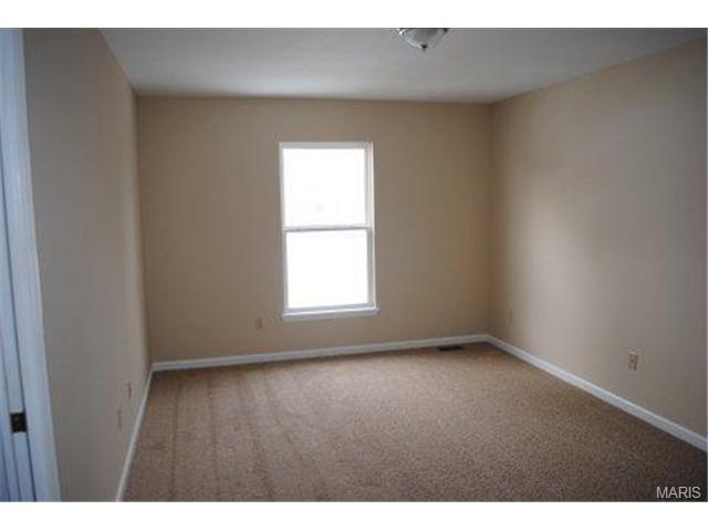 708 Obrecht Ln, O'fallon, MO 63366 photo 10